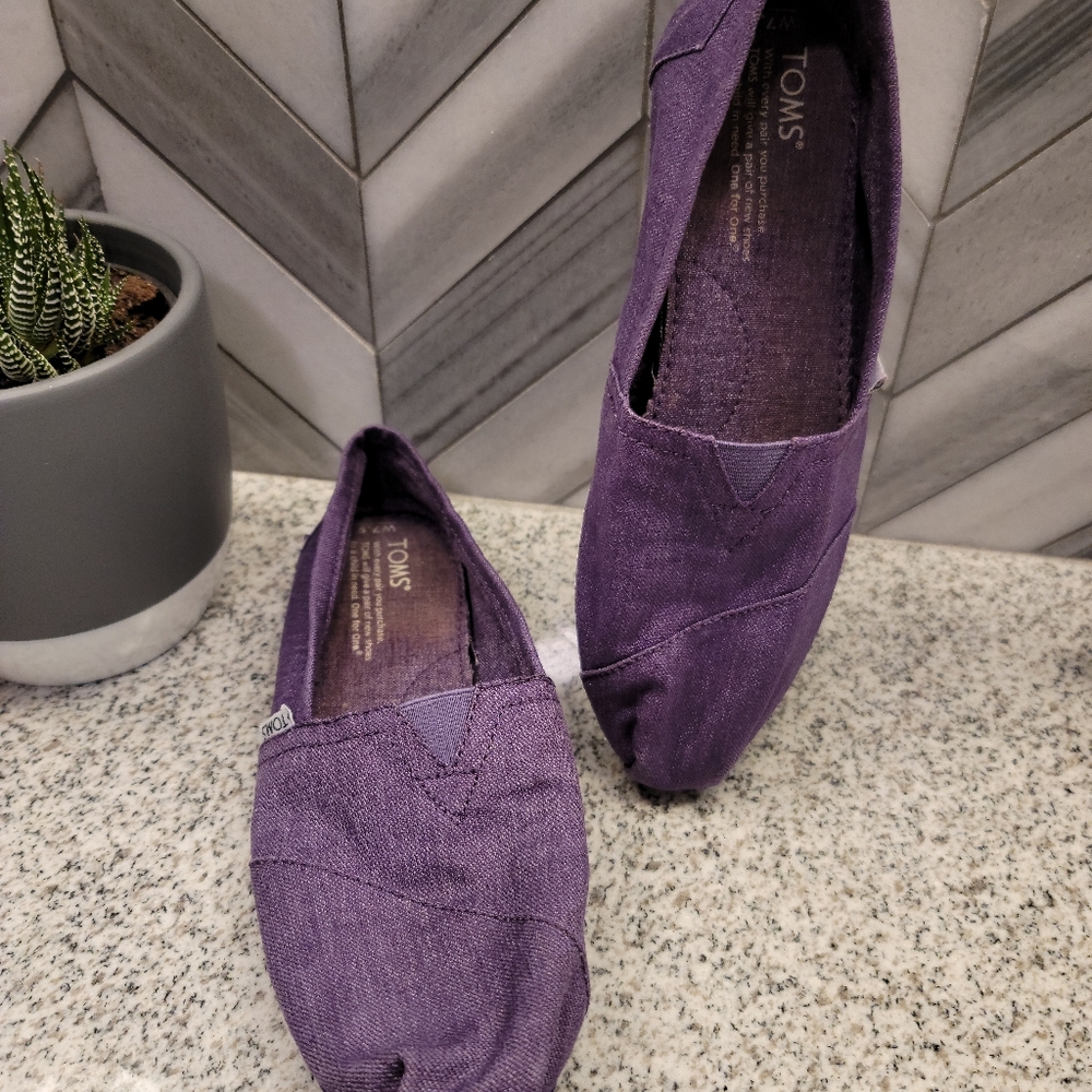 Toms